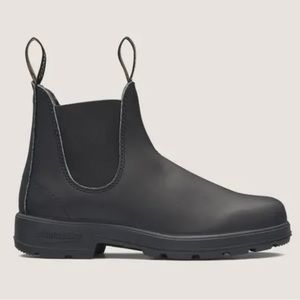 Black Blundstone Boots